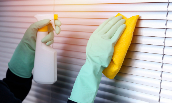 Как отбелить тюль, постирать жалюзи и шторы, чтобы не сели: 5 оконных лайфхаков